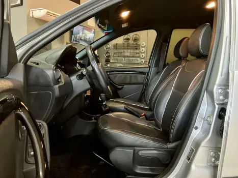 RENAULT Oroch 2.0 16V 4P FLEX DYNAMIQUE AUTOM�TICO, Foto 22