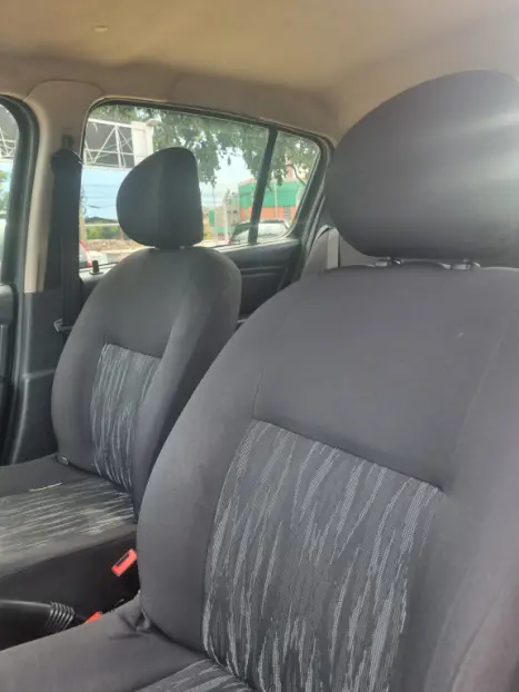 RENAULT Sandero 1.0 16V 4P FLEX AUTHENTIQUE, Foto 4 RENAULT Sandero 1.0 16V 4P FLEX AUTHENTIQUE, Foto 4