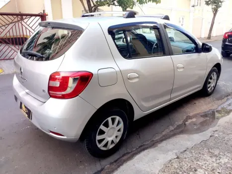 RENAULT Sandero 1.6 16V 4P FLEX SCE EXPRESSION, Foto 2 RENAULT Sandero 1.6 16V 4P FLEX SCE EXPRESSION, Foto 2