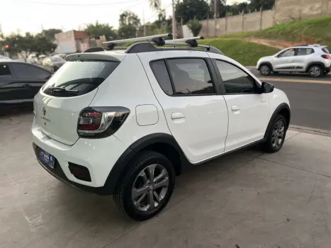RENAULT Sandero 1.6 16V 4P FLEX STEPWAY RIP CURL, Foto 4