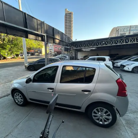RENAULT Sandero 1.6 16V 4P FLEX SCE EXPRESSION, Foto 5 RENAULT Sandero 1.6 16V 4P FLEX SCE EXPRESSION, Foto 5