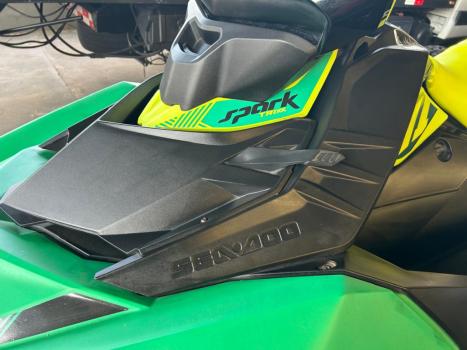 SEA DOO Spark Trixx 900 , Foto 2