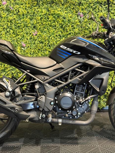 SHINERAY XY 250-4 , Foto 4