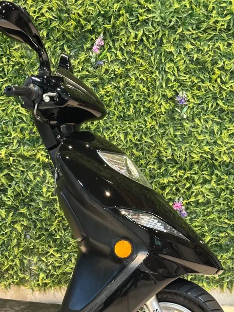 SUZUKI Burgman 125 , Foto 4