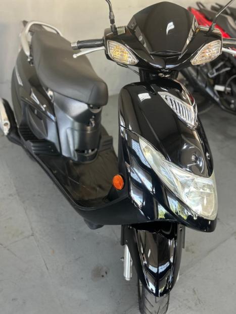 SUZUKI Burgman 125 , Foto 3