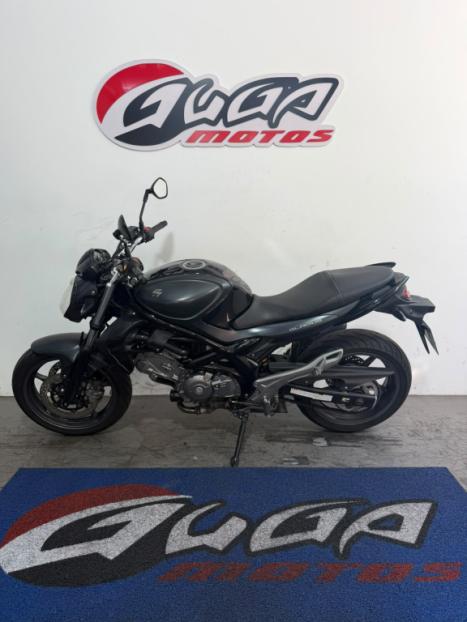 SUZUKI Gladius 650 , Foto 2