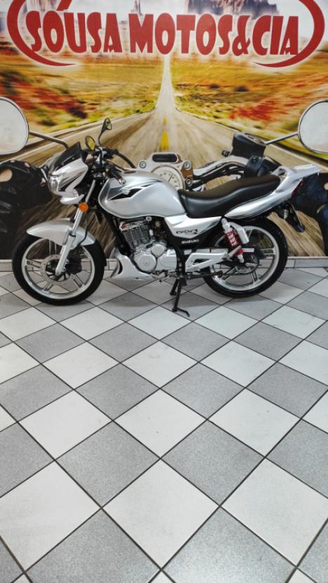 SUZUKI GSR 125 S , Foto 2