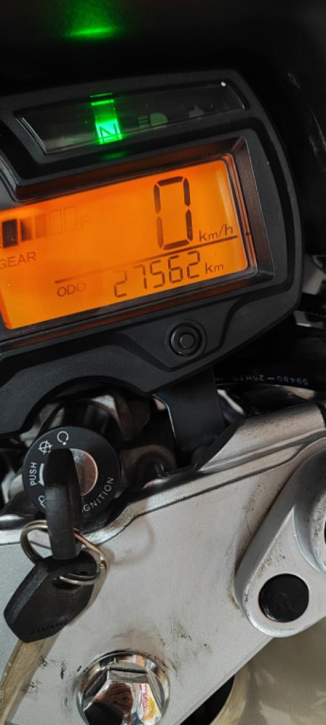 SUZUKI GSR 125 S , Foto 4