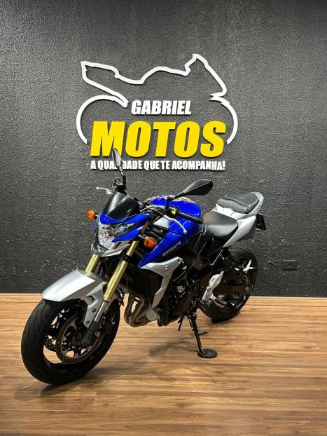 SUZUKI GSR 750 , Foto 4