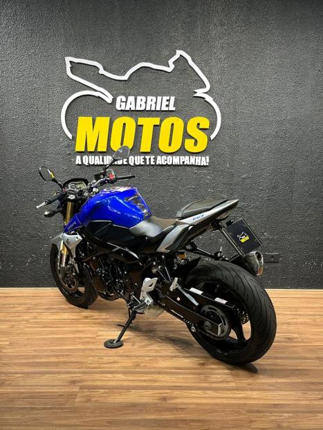 SUZUKI GSR 750 , Foto 6