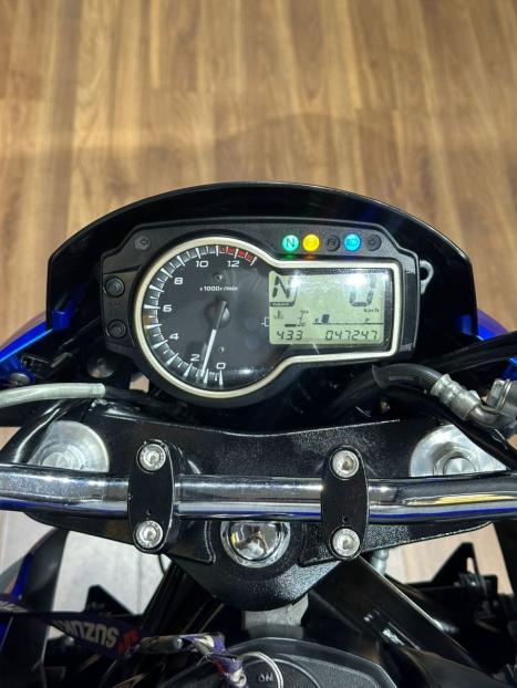 SUZUKI GSR 750 , Foto 7