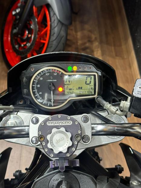 SUZUKI GSR 750 , Foto 7