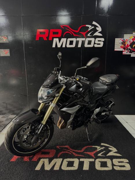 SUZUKI GSR 750 , Foto 10