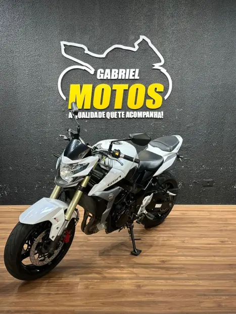 SUZUKI GSR 750 , Foto 4