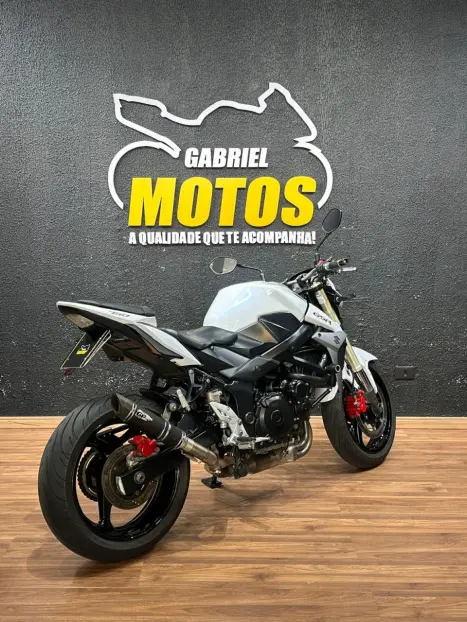 SUZUKI GSR 750 , Foto 6