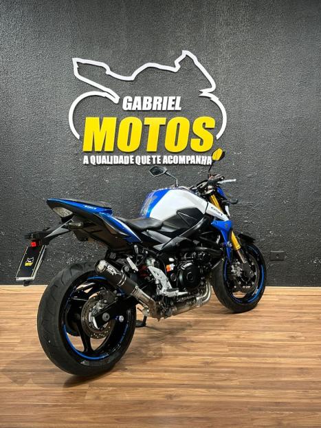 SUZUKI GSR 750 ZA, Foto 5