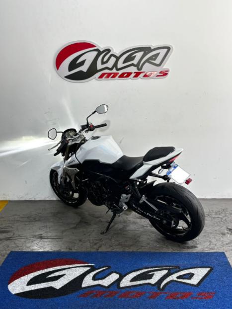 SUZUKI GSR 750 ZA, Foto 5