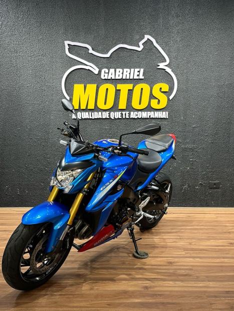 SUZUKI GSX-S 1000 A, Foto 4