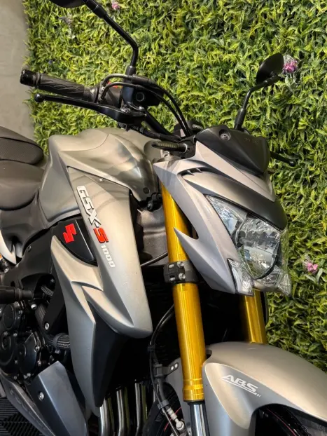 SUZUKI GSX-S 1000 A, Foto 8