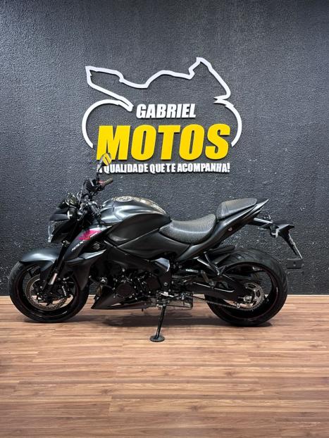 SUZUKI GSX-S 1000 A, Foto 2