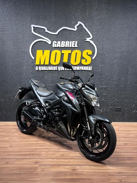 SUZUKI GSX-S 1000 A, Foto 3