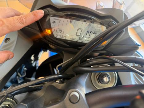 SUZUKI GSX-S 1000 F, Foto 2