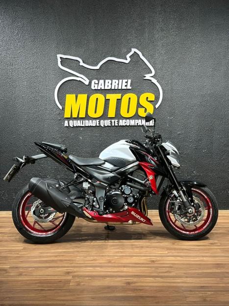 SUZUKI GSX-S 750 ABS, Foto 1