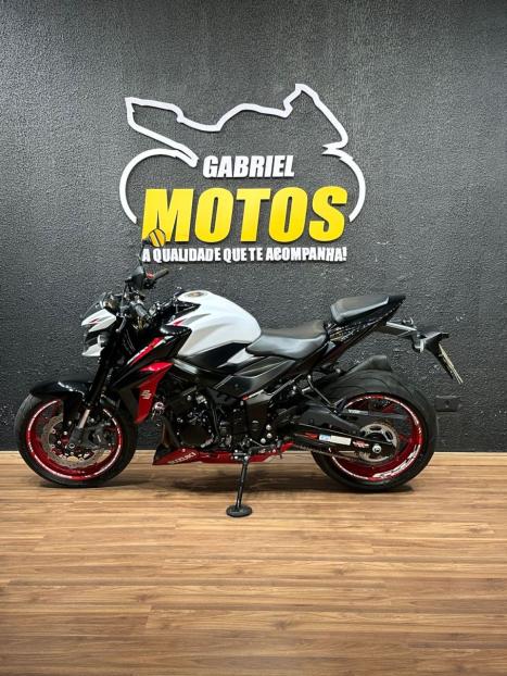 SUZUKI GSX-S 750 ABS, Foto 2