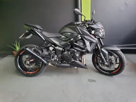 SUZUKI GSX-S 750 ABS, Foto 1