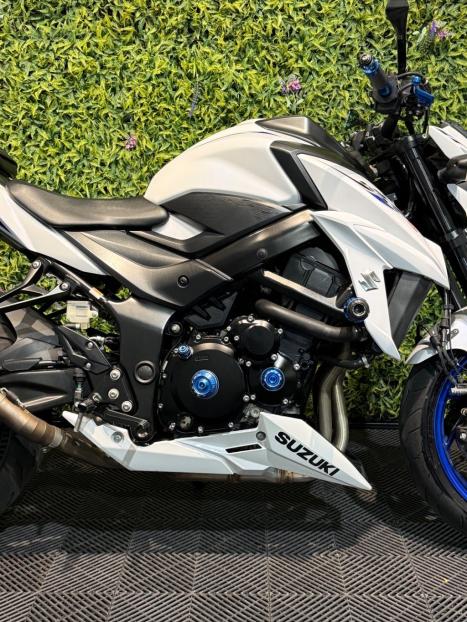 SUZUKI GSX-S 750 ABS, Foto 4