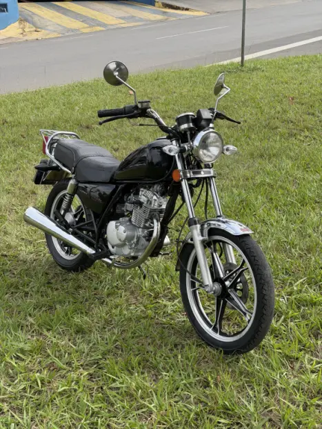 SUZUKI Intruder 125 , Foto 1
