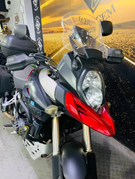 SUZUKI V-Strom DL 1000 , Foto 3