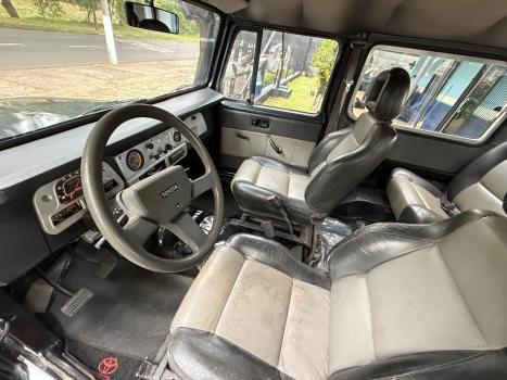 TOYOTA Bandeirante 3.7 4X4 DIESEL TETO RGIDO, Foto 8