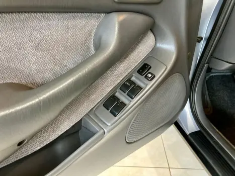 TOYOTA Camry 2.2 16V 4P LE AUTOMÁTICO, Foto 25 TOYOTA Camry 2.2 16V 4P LE AUTOMÁTICO, Foto 25