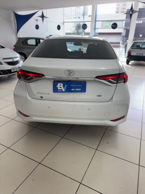 TOYOTA Corolla 2.0 16V 4P FLEX XEI DIRECT SHIFT AUTOMÁTICO CVT, Foto 4