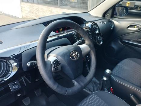 TOYOTA Etios Cross 1.5 16V 4P, Foto 9