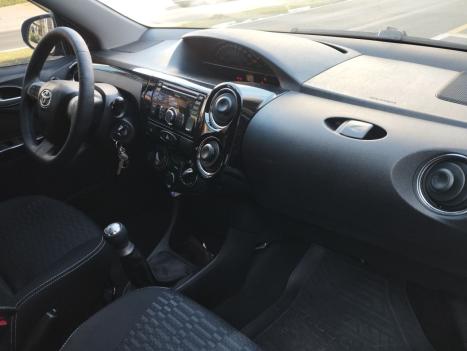 TOYOTA Etios Cross 1.5 16V 4P, Foto 10