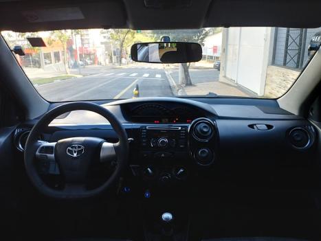 TOYOTA Etios Cross 1.5 16V 4P, Foto 13