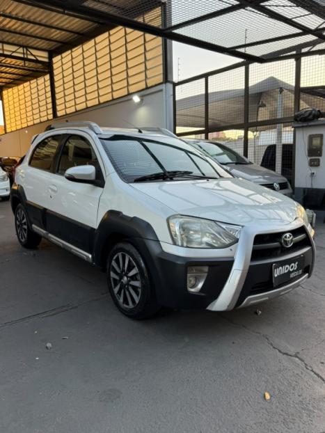 TOYOTA Etios Cross 1.5 16V 4P, Foto 3