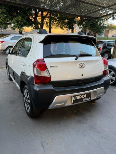 TOYOTA Etios Cross 1.5 16V 4P, Foto 4