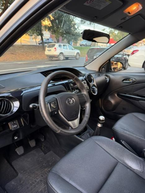 TOYOTA Etios Cross 1.5 16V 4P, Foto 7