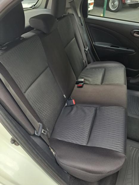 TOYOTA Etios Hatch 1.3 16V 4P FLEX X, Foto 13