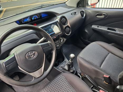 TOYOTA Etios Hatch 1.3 16V 4P FLEX X, Foto 6