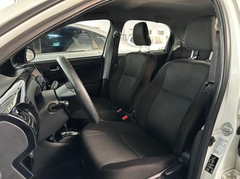 TOYOTA Etios Hatch 1.3 16V 4P FLEX X AUTOMTICO, Foto 13