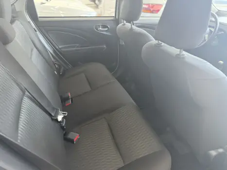 TOYOTA Etios Hatch 1.3 16V 4P FLEX EX, Foto 4