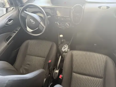 TOYOTA Etios Hatch 1.3 16V 4P FLEX EX, Foto 7