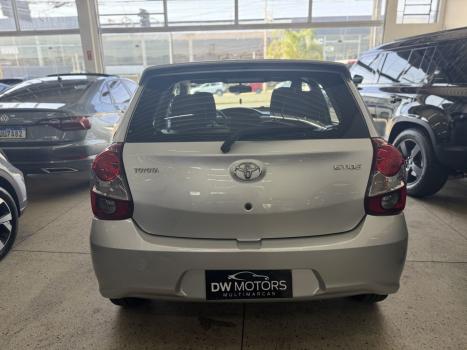 TOYOTA Etios Hatch 1.3 16V 4P FLEX EX, Foto 9