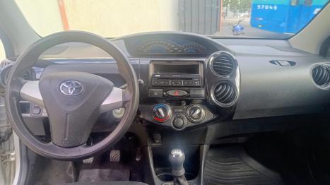 TOYOTA Etios Hatch 1.3 16V 4P FLEX X, Foto 8