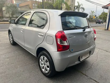TOYOTA Etios Hatch 1.3 16V 4P FLEX X, Foto 4