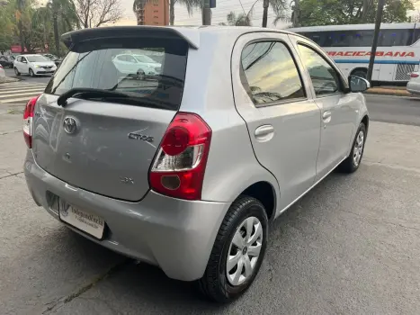 TOYOTA Etios Hatch 1.3 16V 4P FLEX X, Foto 6